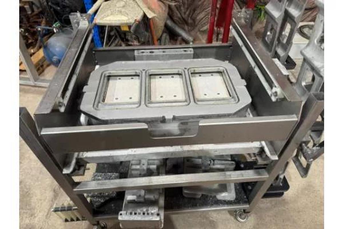 Used MULTIVAC T400 TRAYSEALER