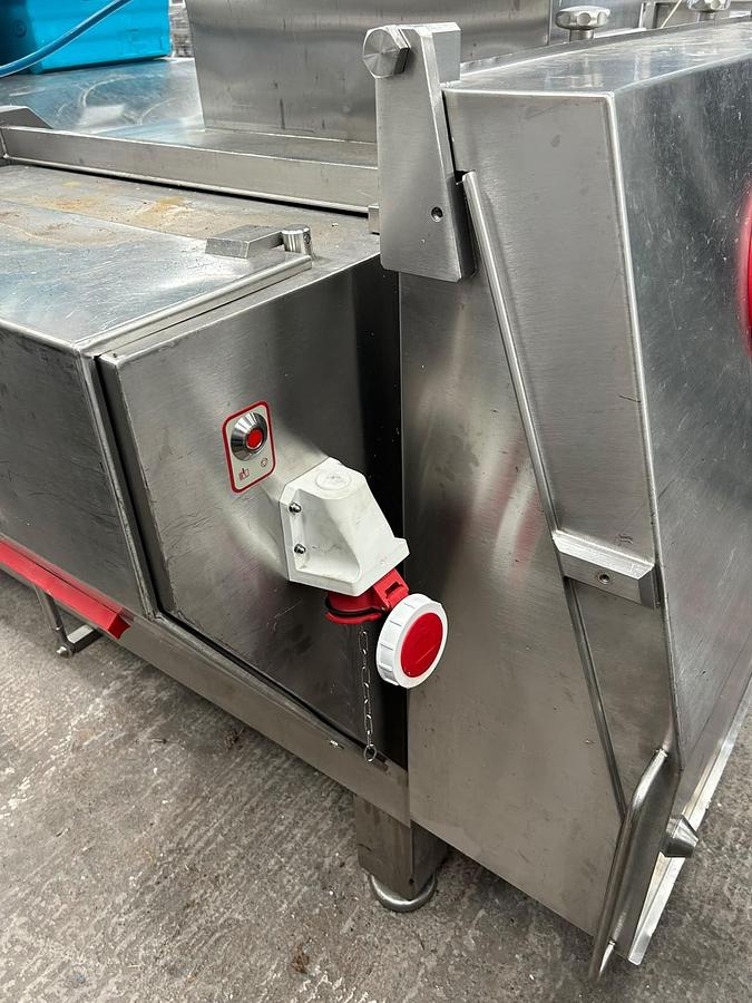 Used Holac high-capacity automatic dicing machine. MAXX 150 LP