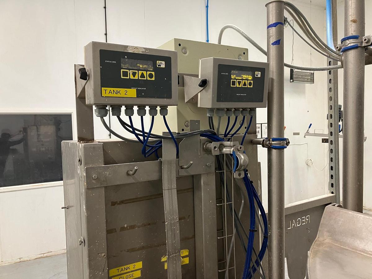 Used 2 x 800 LITRE MIXING TANKS ON SKID