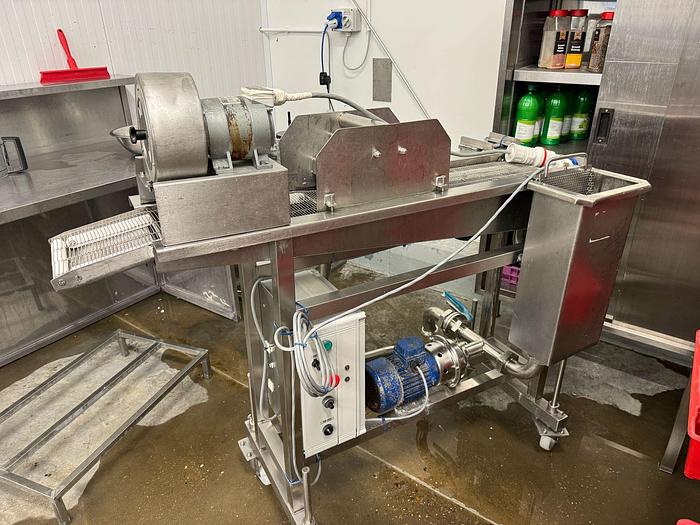 Used COMPLETE DEIGHTON COATING AND FRYING LINE