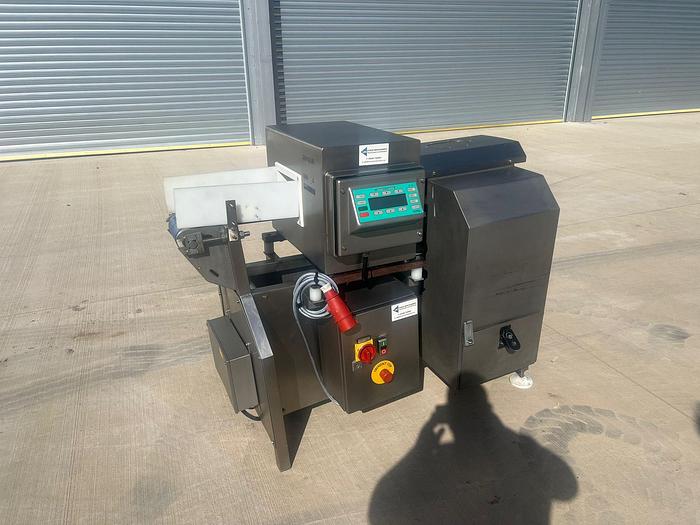 Used GORING KERR METAL DETECTOR