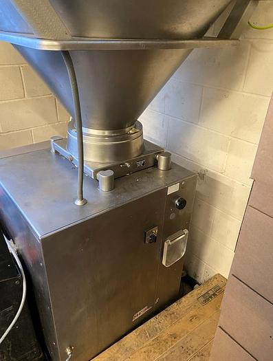 Used Handtmann VF100 vacuum filler