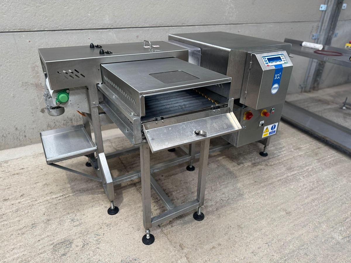 Used LOMA IQ2 FERROUS IN FOIL METAL DETECTOR