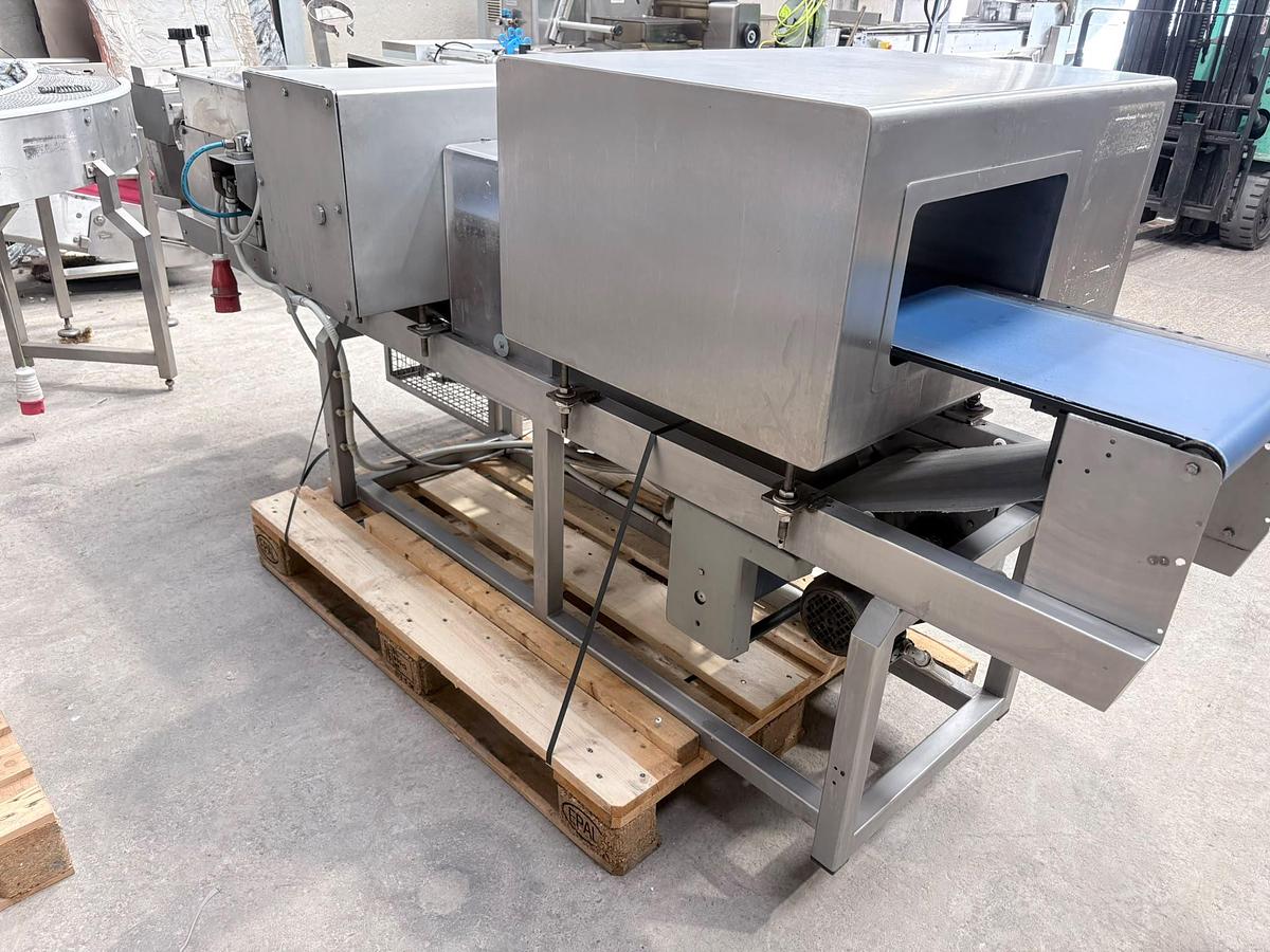 Used LOMA TWIN HEAD METAL DETECTOR