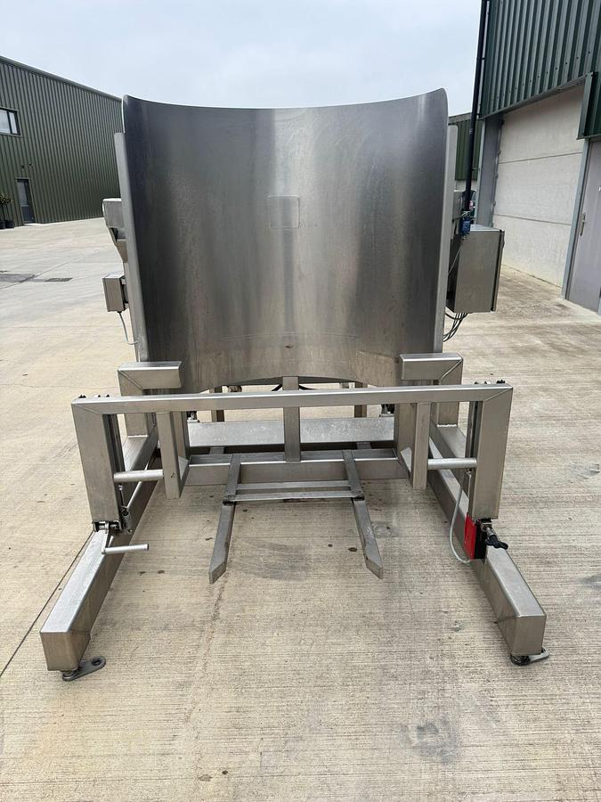 Used Syspal Ltd HT4 Hydraulic Tipper.