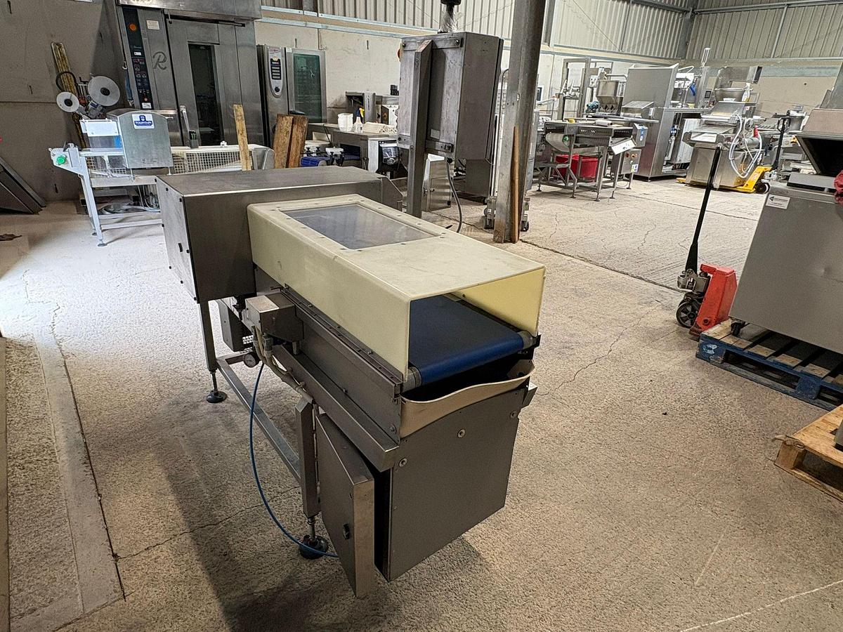 Used LOMA METAL DETECTOR