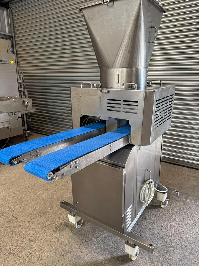 Used DEIGHTON DUAL LANE FORMER