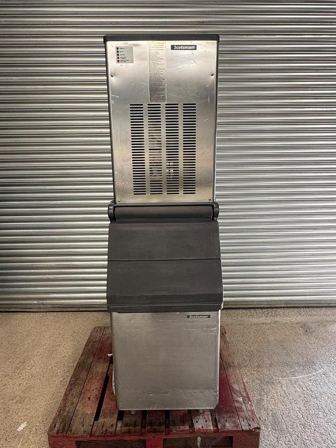 Used SCOTSMAN ICE FLAKER
