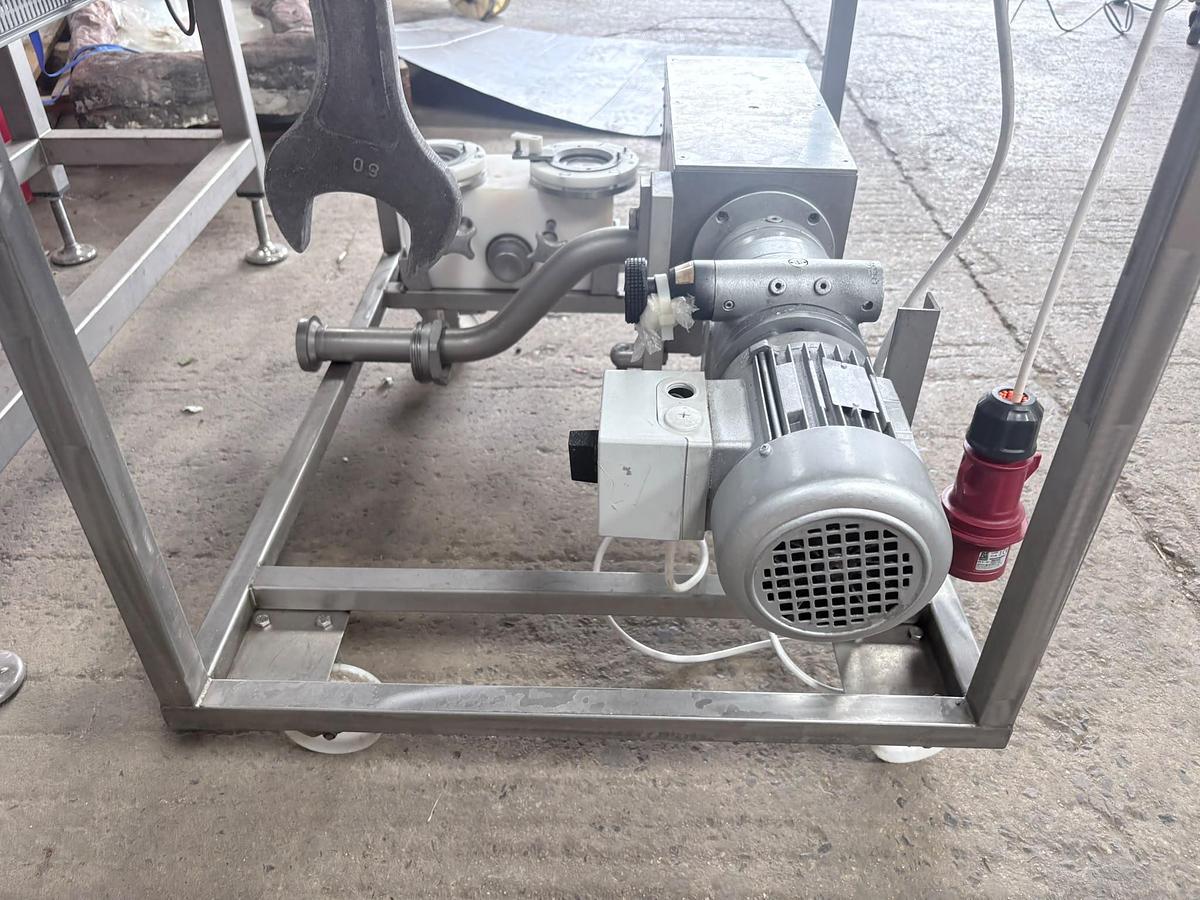 Used HANDTMANN VF200 VACUUM FILLER