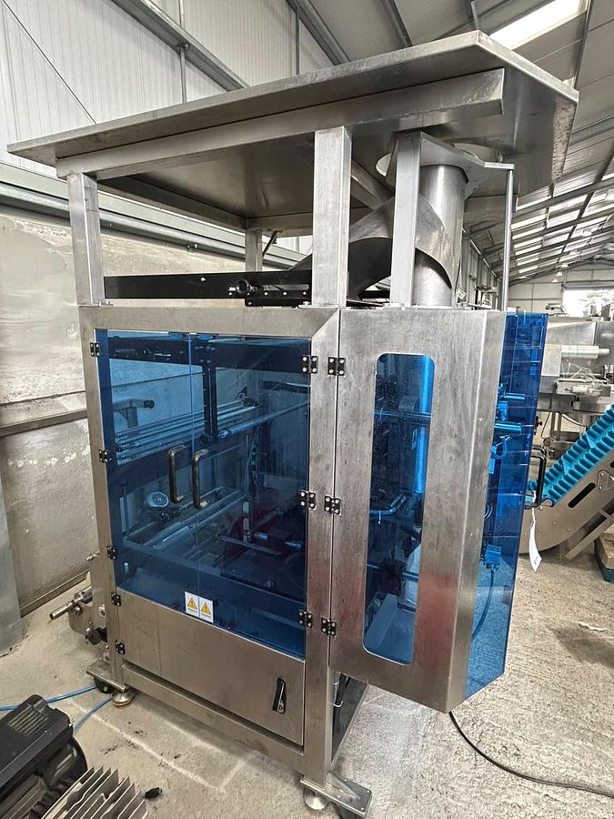 Used Wilpac automatic vertical form fill and seal packing machine. WP-E820