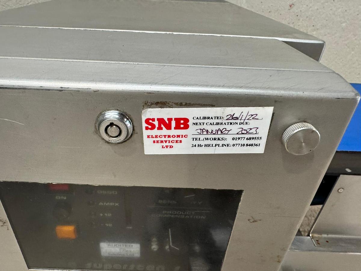 Used LOMA SUPERSCAN METAL DETECTOR