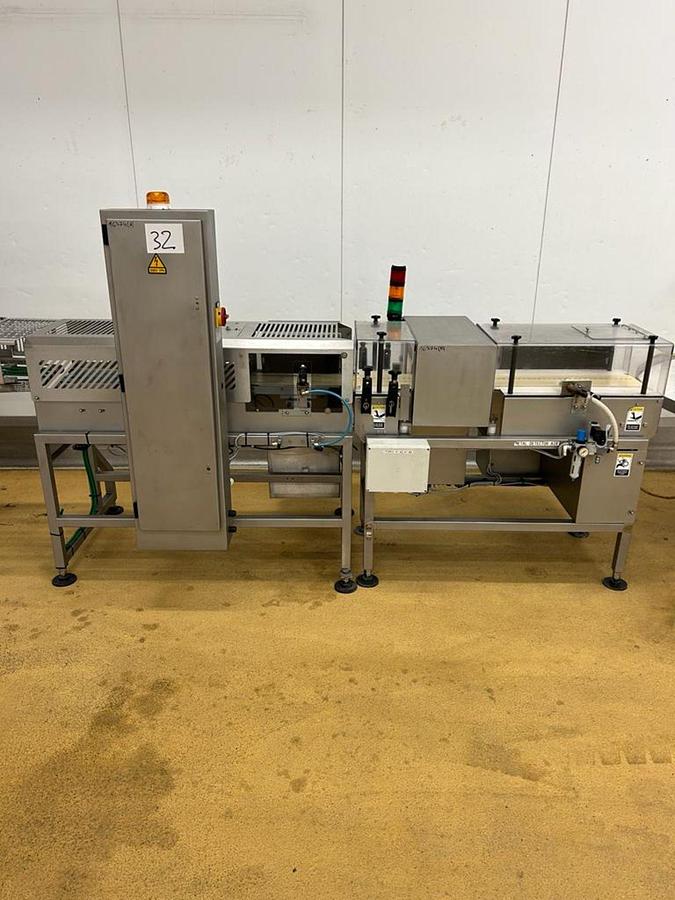Used CINTEX METAL DETECTOR CHECKWEIGHER