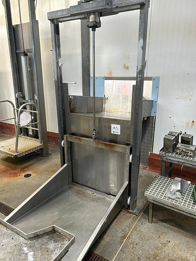 Used COMPLETE SLAUGHTER LINE FOR CATTLE, PIGS & SHEEP