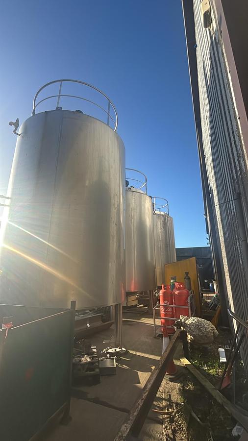 Used 3 X 25,000 LITRE STAINLESS TANKS