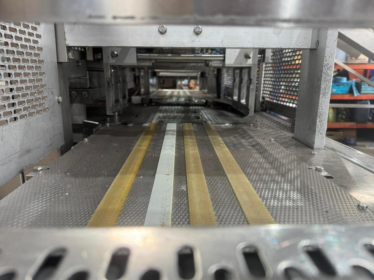 Used MULTIVAC T400 TRAYSEALER