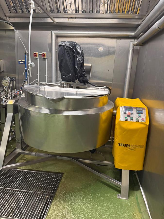Used COOKING KETTLES
