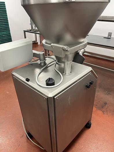 Used VEMAG ROBOT 500 WITH EXTRUDER AND CUTTING DEVICE