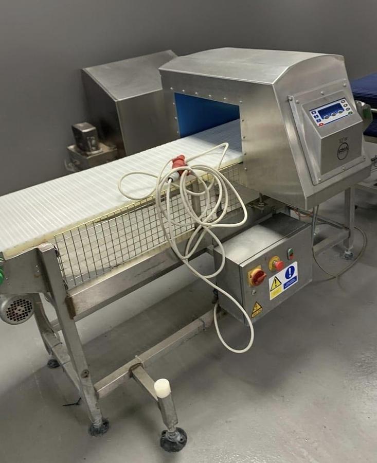 Used LOMA IQ3 METAL DETECTOR