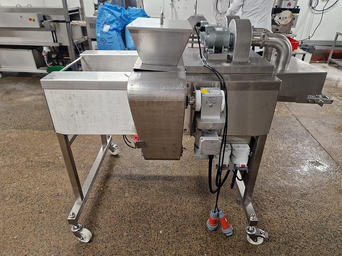 Used DEIGHTON PRE DUSTER