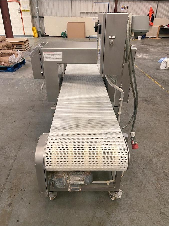 Used LOMA IQ2 BULK HEAD METAL DETECTOR