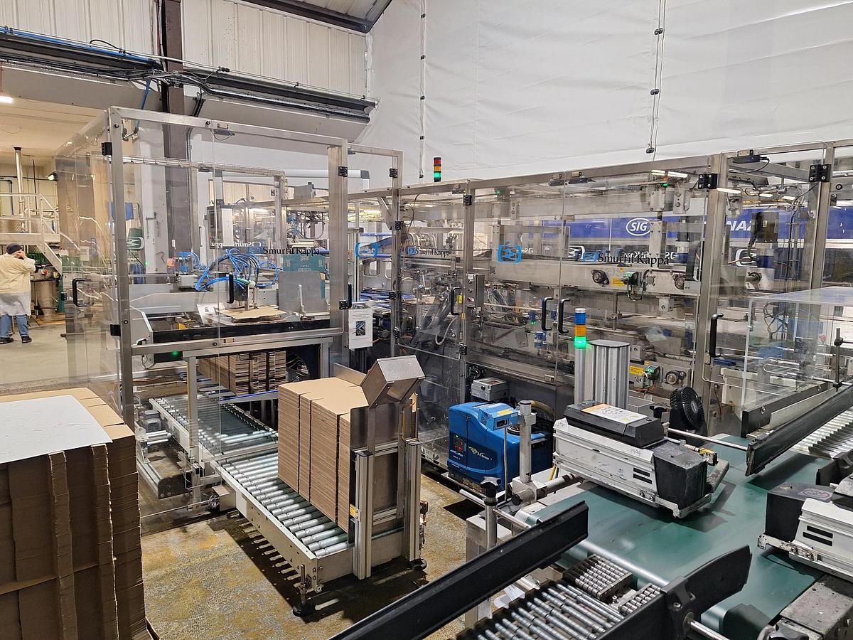 Used CASE PACKING MACHINE