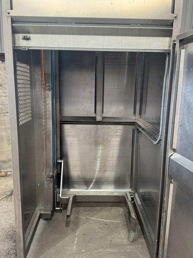 Used Syspal Column Lifter