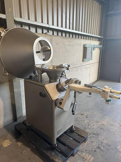Used VEMAG ROBOT 500 WITH LINKER