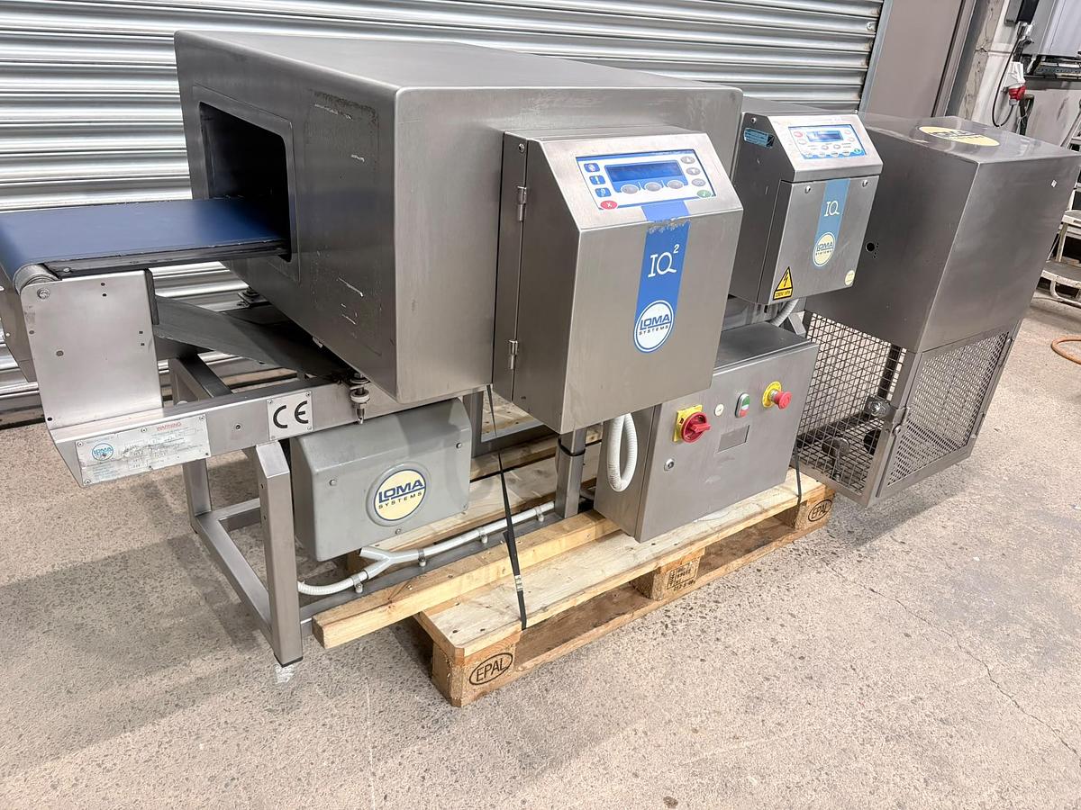 Used LOMA TWIN HEAD METAL DETECTOR