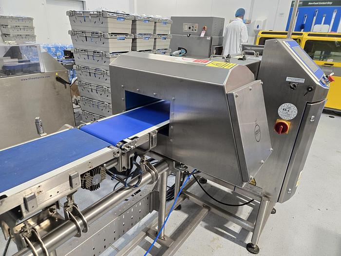 Used Loma IQ3 Combination metal detector checkweigher