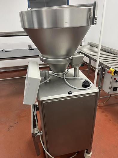 Used VEMAG ROBOT 500 WITH EXTRUDER AND CUTTING DEVICE