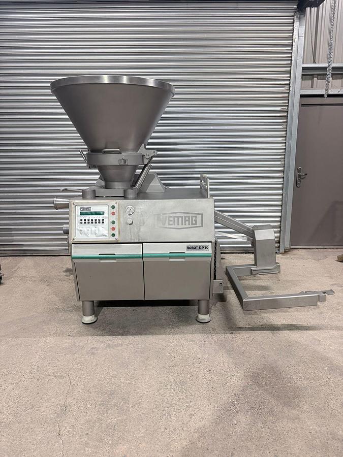Used VEMAG ROBOT DP10 VACUUM FILLER