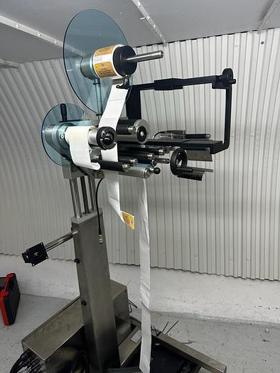 2022 Premier Labellers P100 label applicator and conveyor