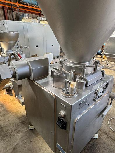 Used VEMAG ROBOT DP10C VACUUM FILLER