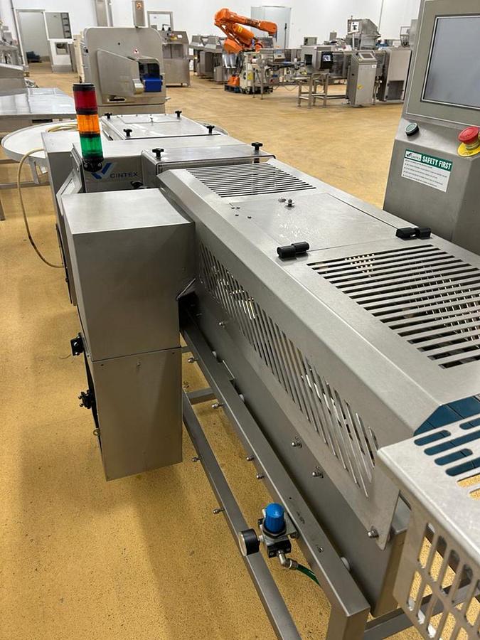 Used CINTEX METAL DETECTOR CHECKWEIGHER