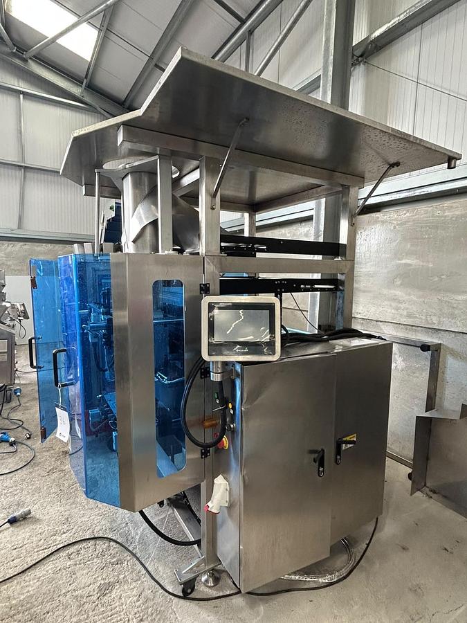 Used Wilpac automatic vertical form fill and seal packing machine. WP-E820