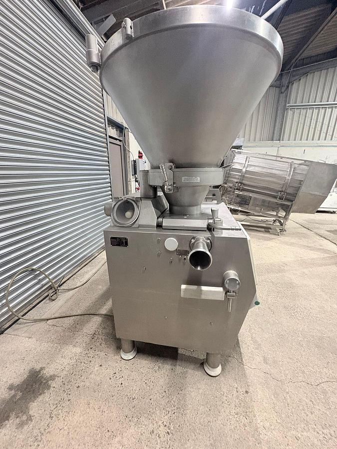 Used VEMAG ROBOT DP10 VACUUM FILLER