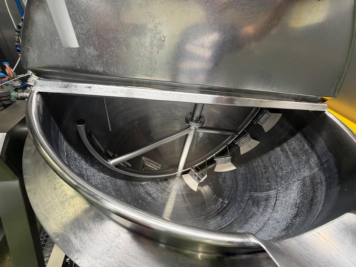 Used COOKING KETTLES