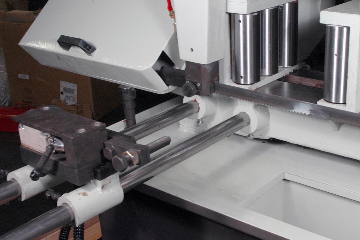 Auto-10HSV Variable Speed Auto Horizontal Bandsaw