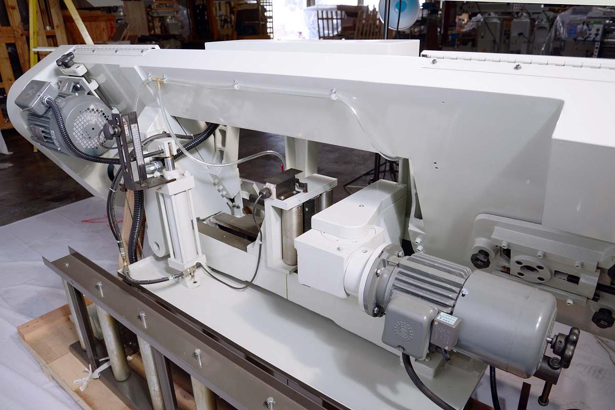 Auto-15HSV Variable Speed Auto Horizontal Bandsaw