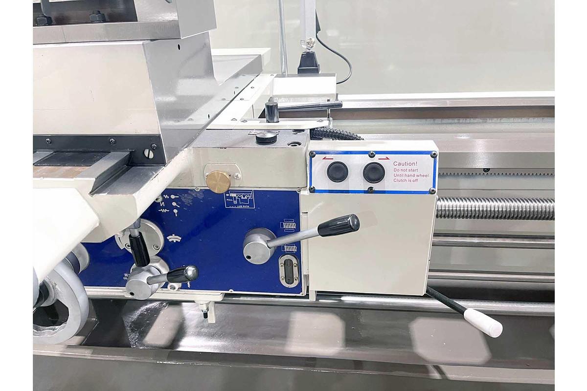 3060E / 3080E / 30100E / 30130E / 30170E Lathe