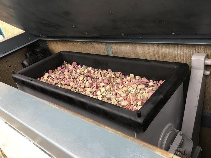 Usato BURATTO / VIBRATORE RETTANGOLARE INSONORIZZATO