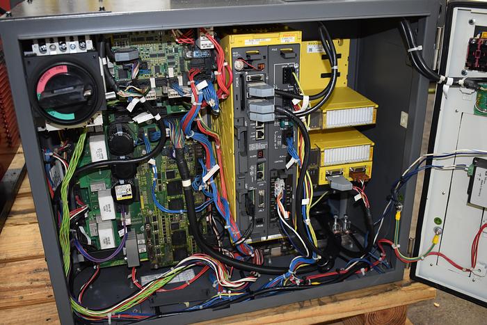 Used FANUC Arcmate 120ic/12L Industrial Welding Robot with R30ib Controller and Lincoln Powerwave 455 STT