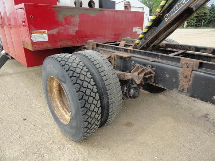 Used 2011 versalift V0270E