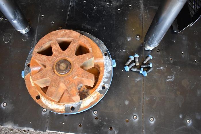 Used USED VIKING GEAR PUMP, 4" X 4" INLET & OUTLET, CAST IRON