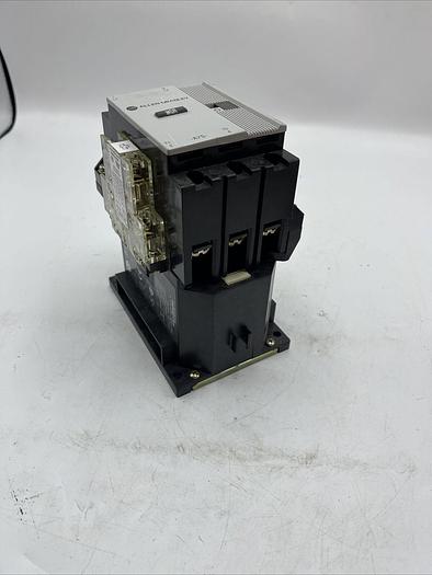 Used ALLEN BRADLEY 100-A75NZ*3 SER B CONTACTOR. 195-GA20 Ser A 195-GA10 Ser A
