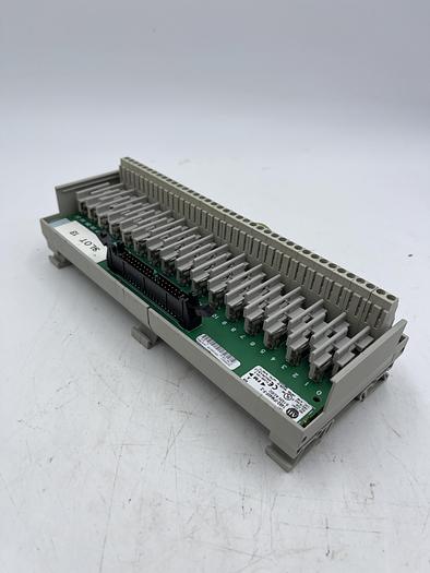 Used Allen-Bradley 1492-IFM40F-F-2 Ser A 