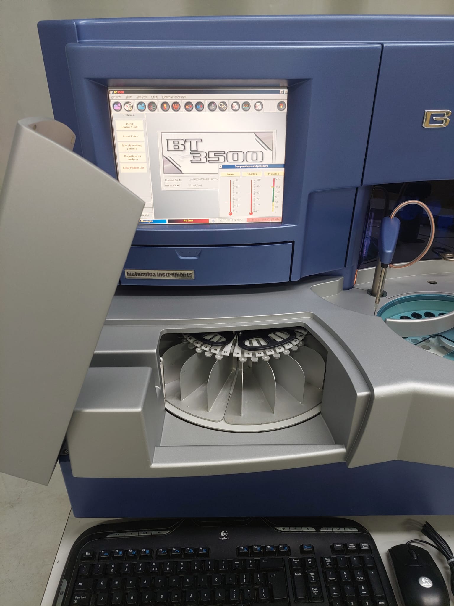 Remodelado Biotecnica BT3500 Chemistry analyzer