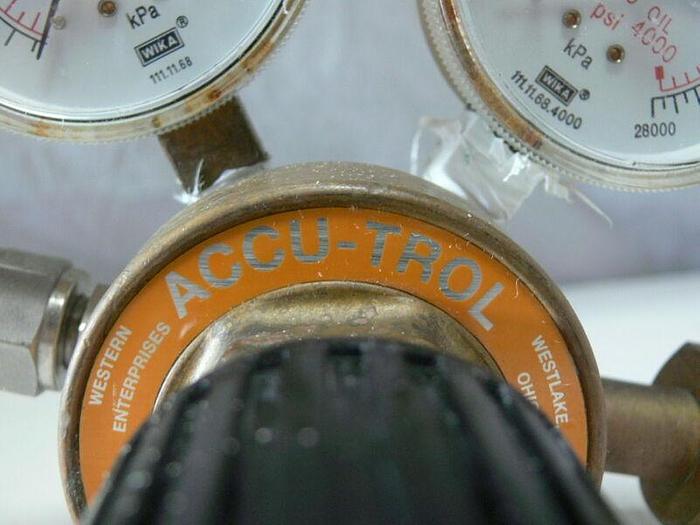 Used Oxygen Welding Gas Regulator, Western Enterprises ACCU-TROL RDM-11-4