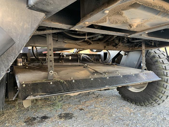 Used 2006 Macdon 9352i Windrower w/ 14' Sickle Head ***Excellent Condition***