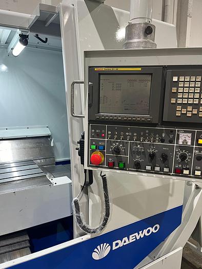 Used CENTRO DE MECANIZADO VERTICAL DAEWOO MYNX 550 (2003)